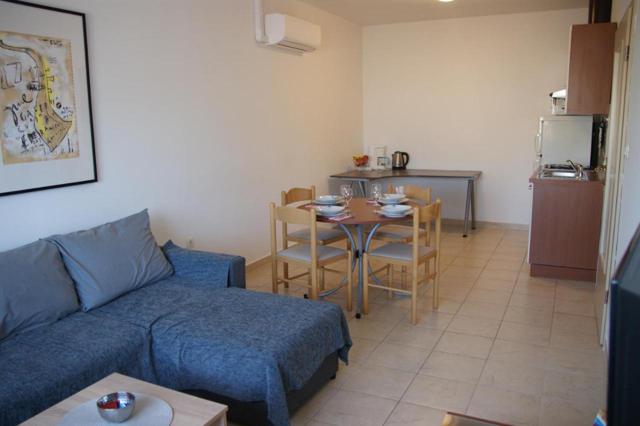 Apartman Adriatic พูลา ภายนอก รูปภาพ