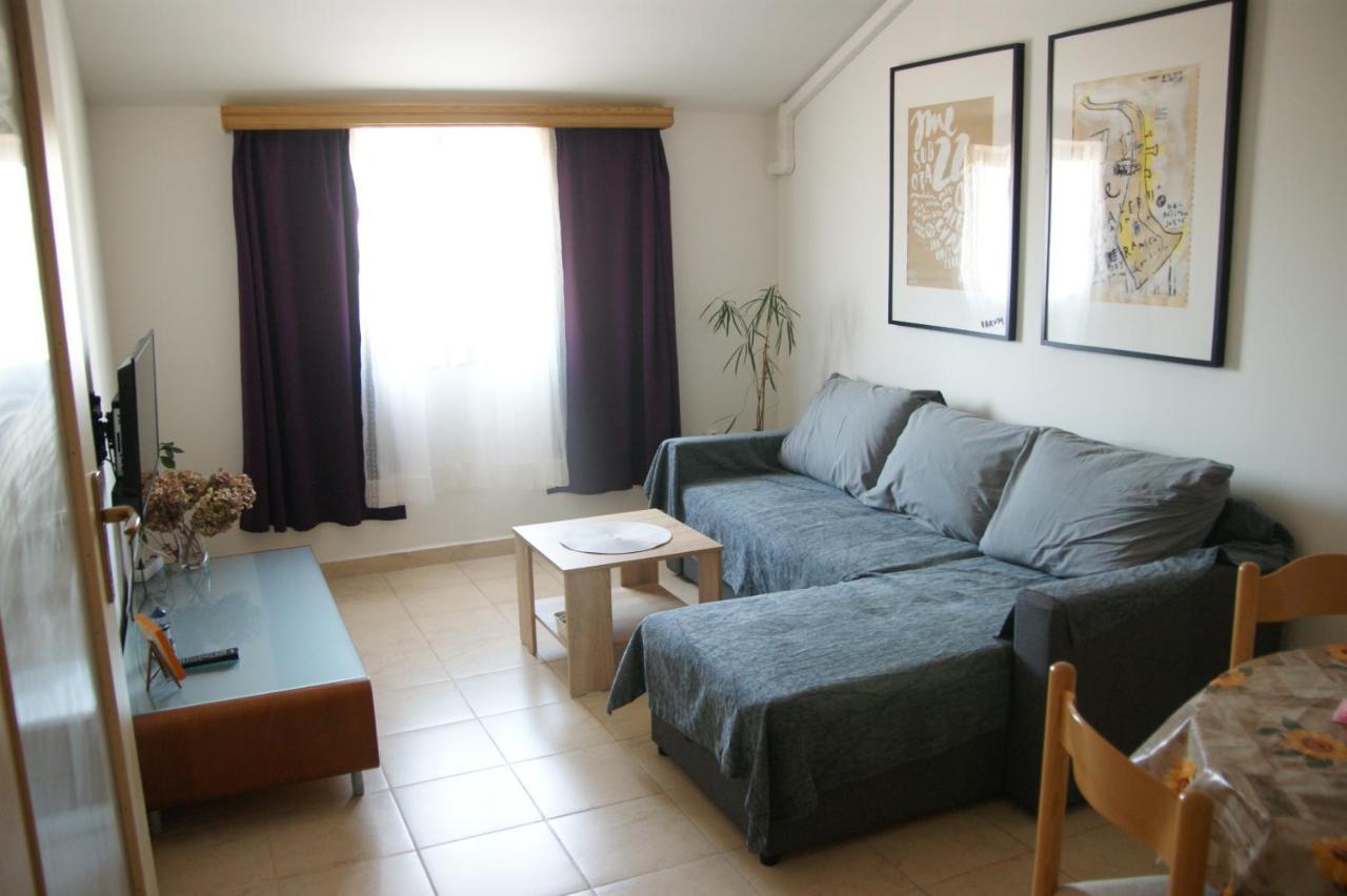 Apartman Adriatic พูลา ภายนอก รูปภาพ
