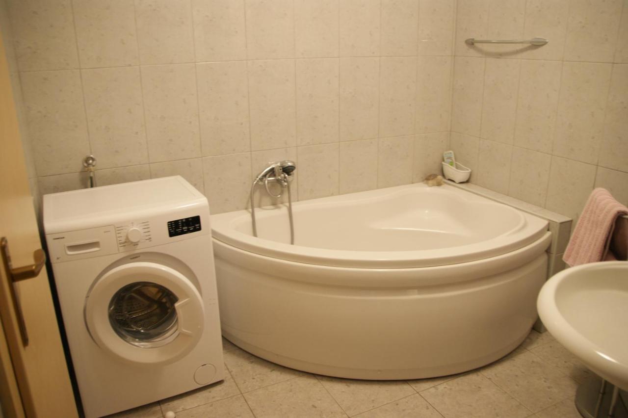 Apartman Adriatic พูลา ภายนอก รูปภาพ