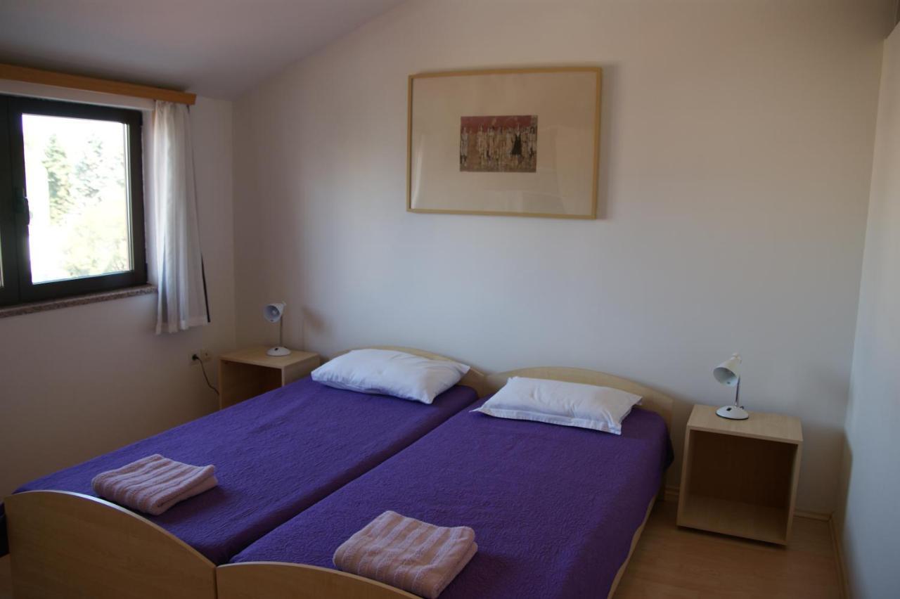 Apartman Adriatic พูลา ภายนอก รูปภาพ