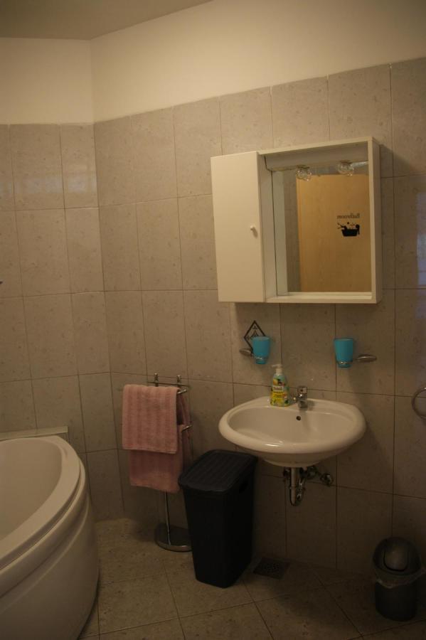 Apartman Adriatic พูลา ภายนอก รูปภาพ