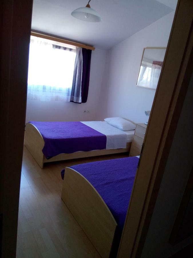 Apartman Adriatic พูลา ภายนอก รูปภาพ