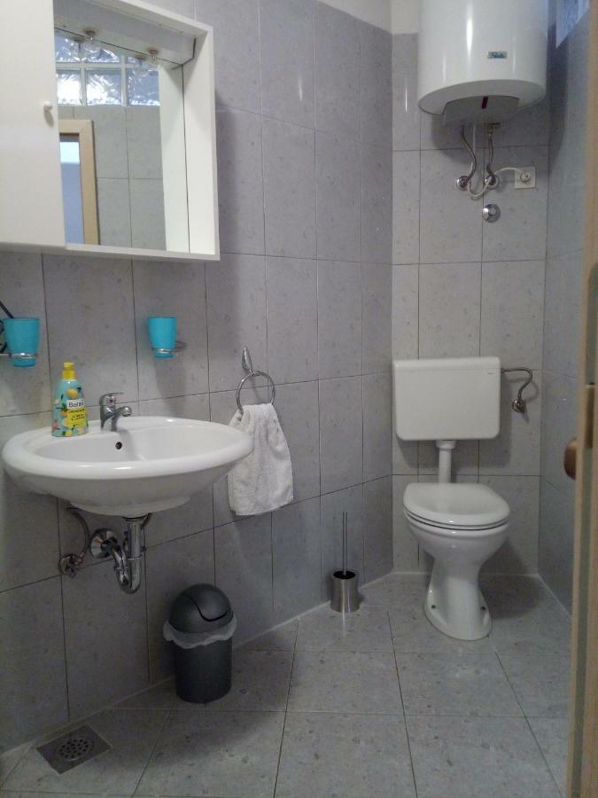 Apartman Adriatic พูลา ภายนอก รูปภาพ